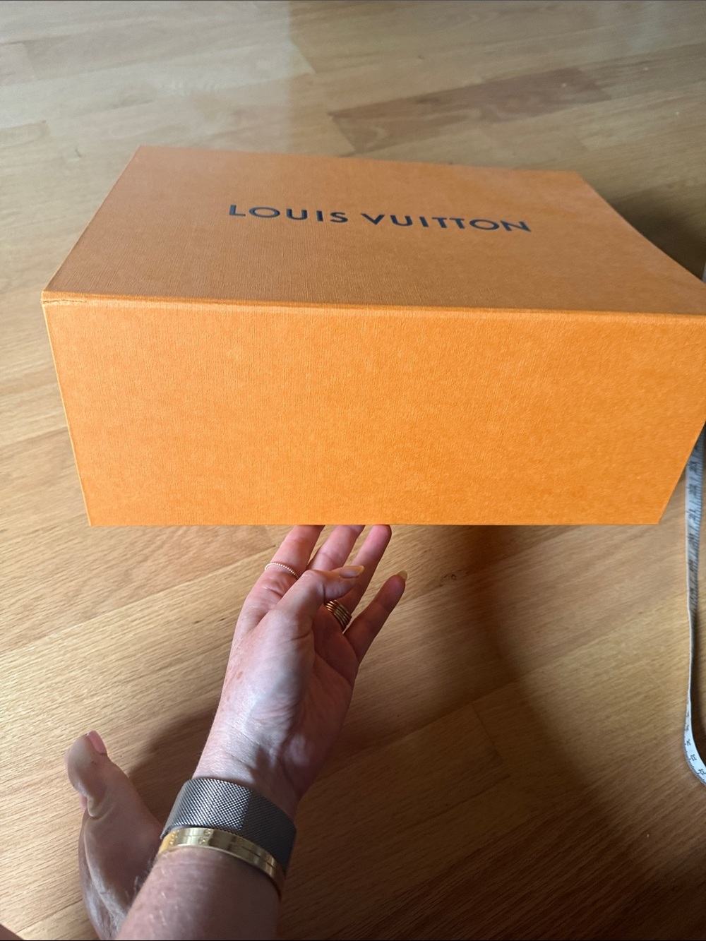 Louis Vuitton Orange Box with Navy Logo - Picture 9 of 10